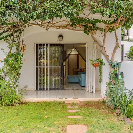 Private Garden Two Bedroom At Fairways Club Appartamento