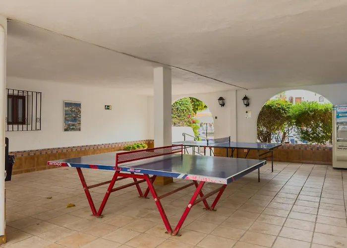Private Garden Two Bedroom At Fairways Club Apartment *