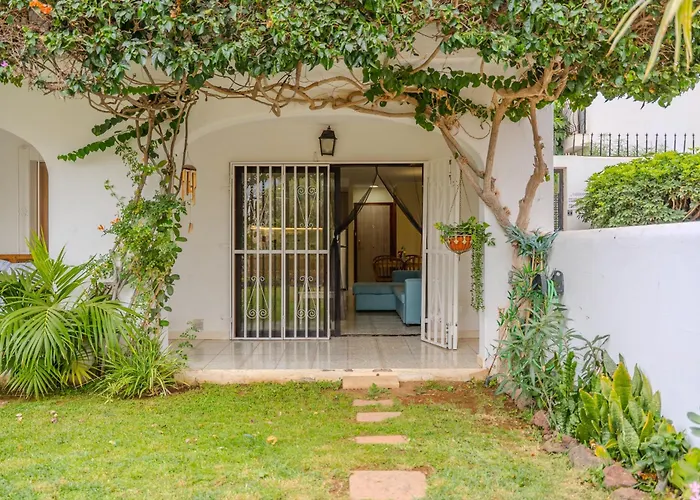 Private Garden Two Bedroom At Fairways Club Appartement