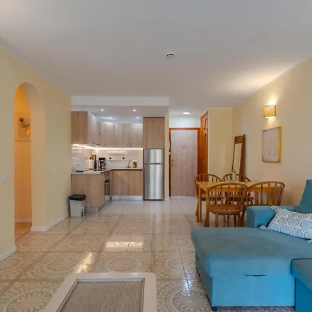 Private Garden Two Bedroom At Fairways Club Apartmán