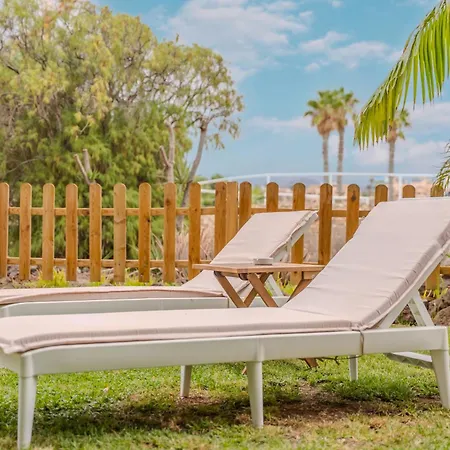 Private Garden Two Bedroom At Fairways Club Apartmán *
