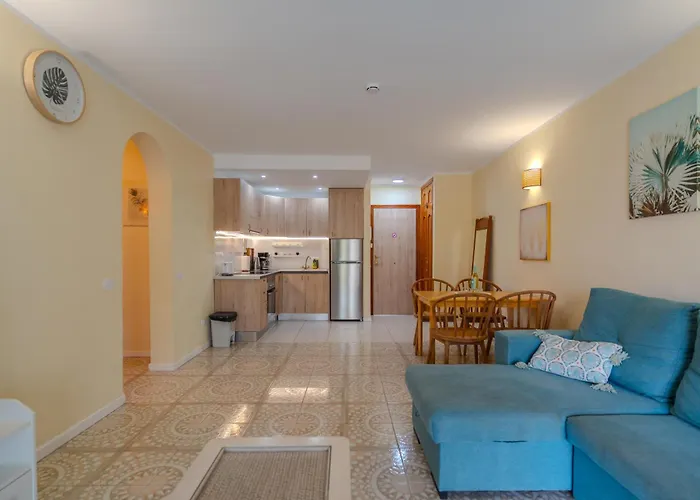 Private Garden Two Bedroom At Fairways Club Apartman