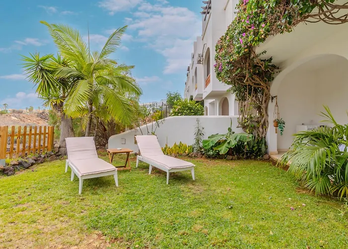 Private Garden Two Bedroom At Fairways Club Apartman